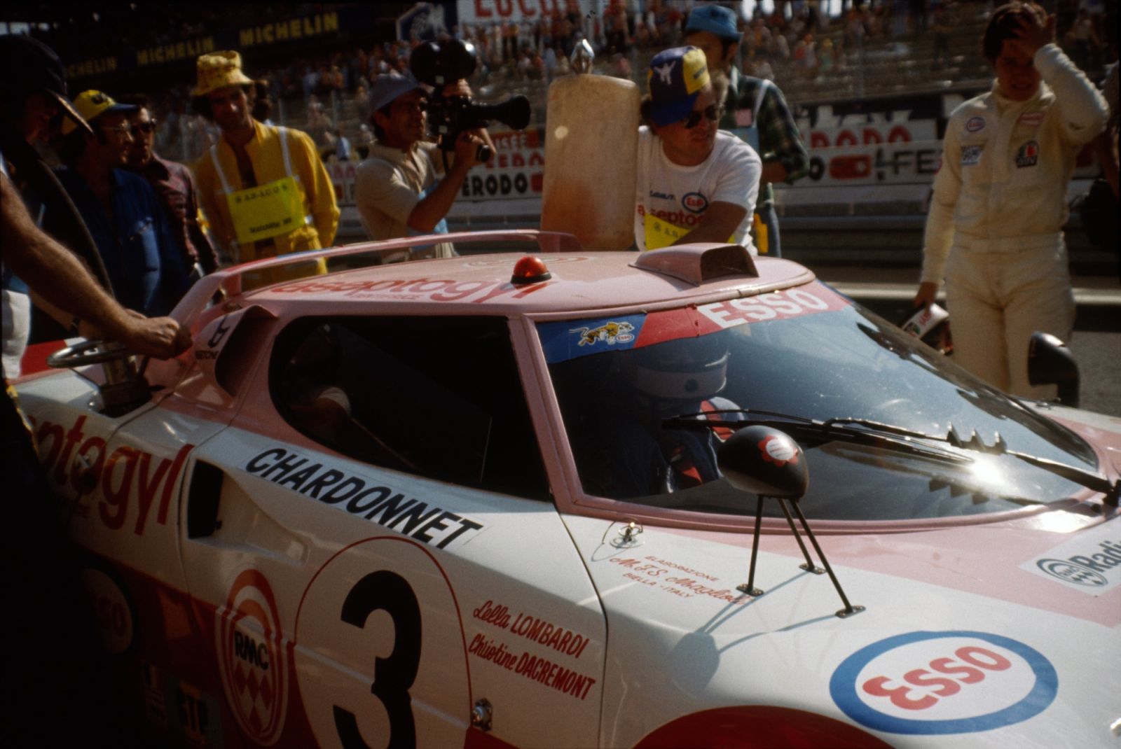 Lancia en endurance LM1976-03-Q32